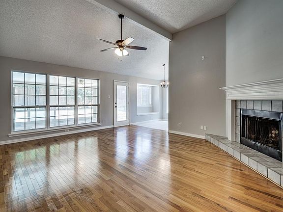 3rd image of 3400 Creekwood Ln