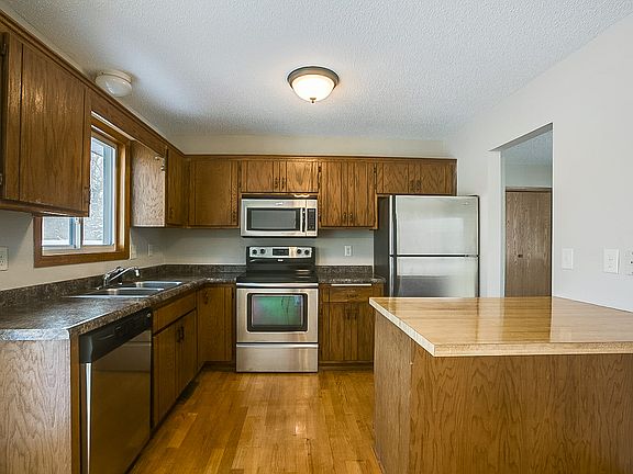 3rd image of 513 Schilling Cir NW