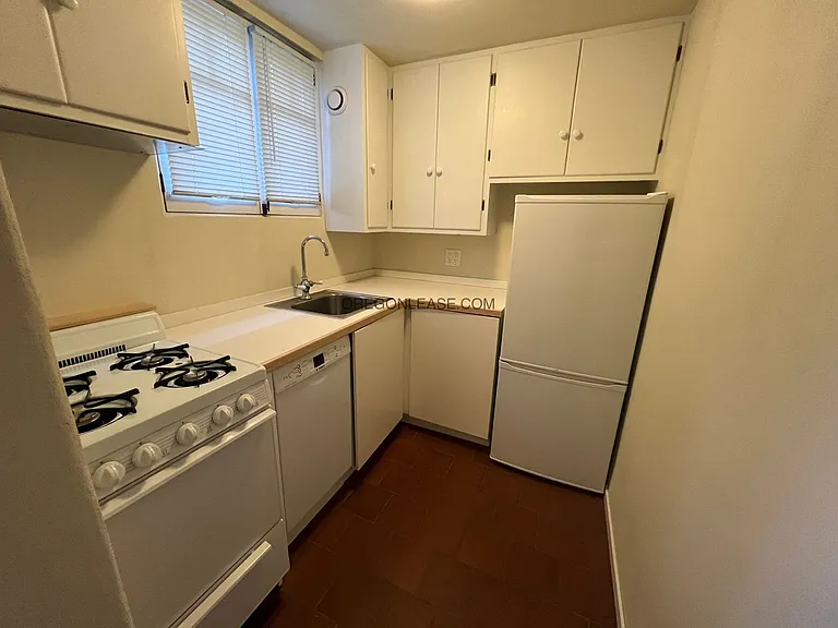 510 1/2 E 12th Ave #A — Photo 2