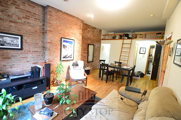 Rented by City Stop Realty | media 22