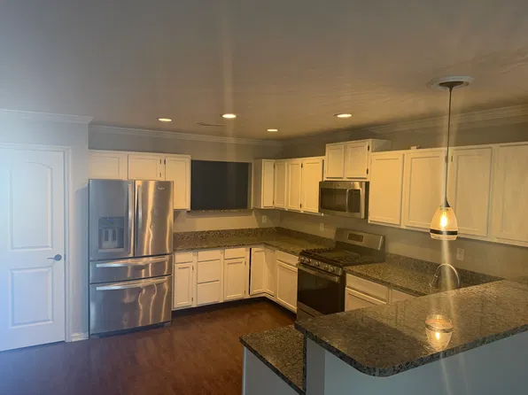 812 Farragut Commons Dr, Knoxville, TN 37934