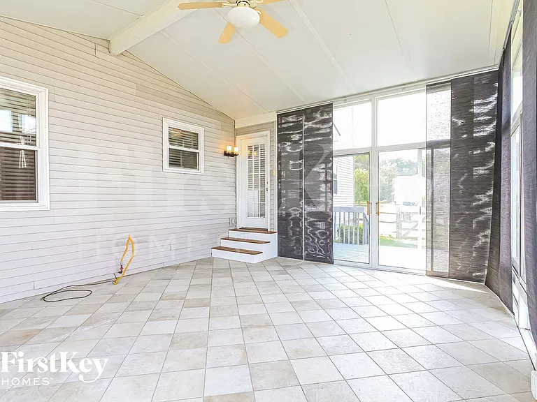 4792 Sarah Dr — Photo 13