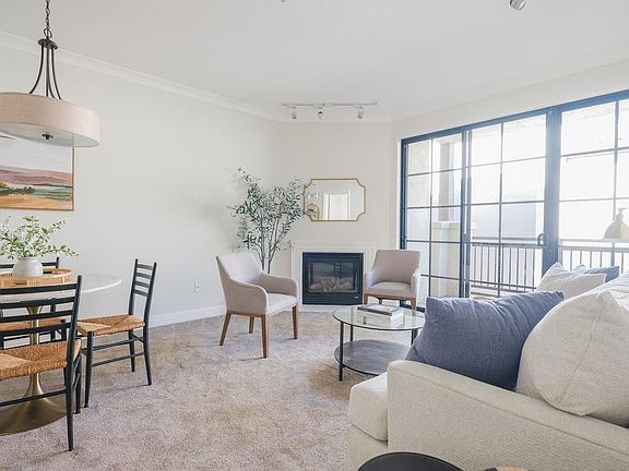 4th image of 633 Elm St APT 406