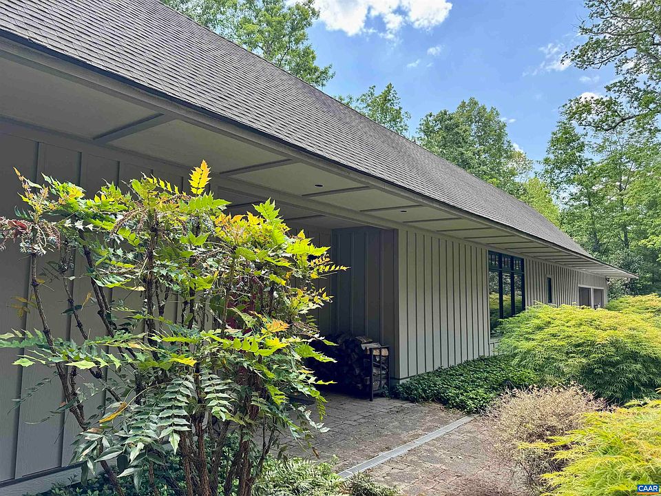 1st image of 889 Old Garth Rd