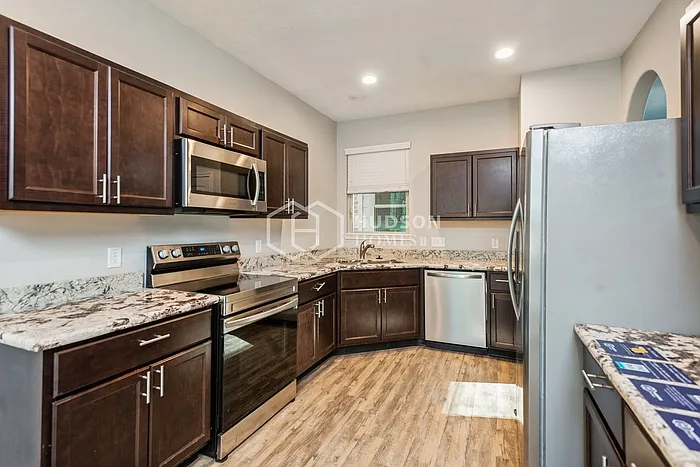 11243 Glenforest Dr — Photo 5