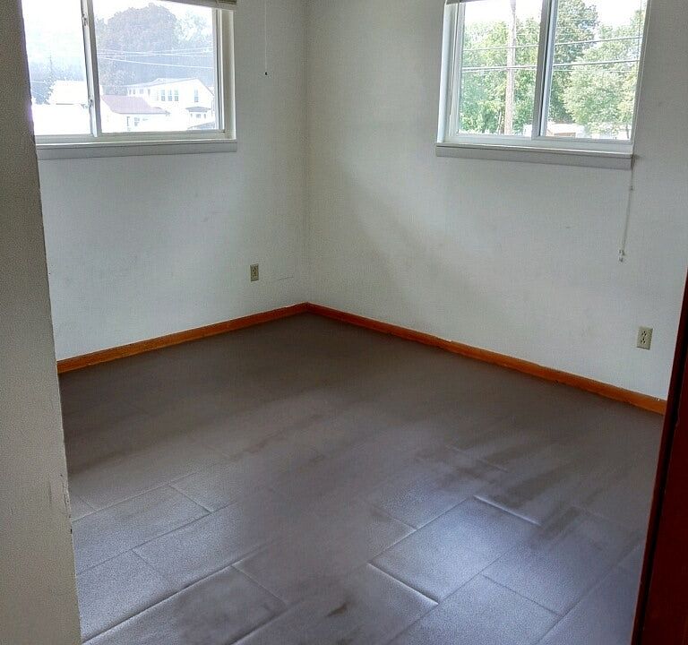 2nd image of 524 Neosho St APT 4