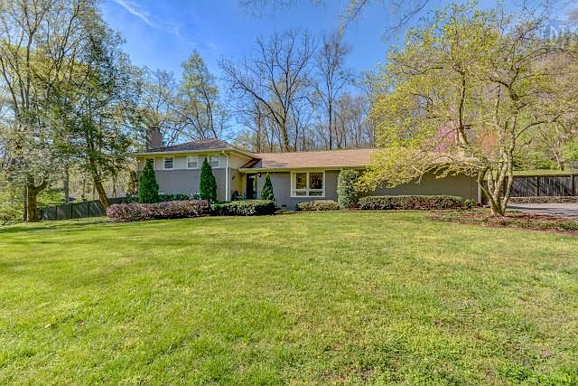 1st image of 410 Grayson Dr