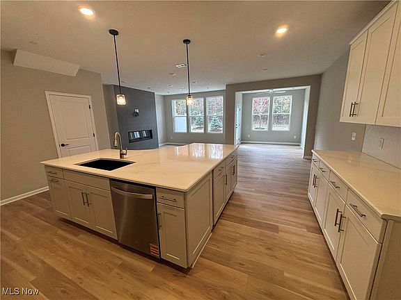 3rd image of 28163 Zinfandel Ct