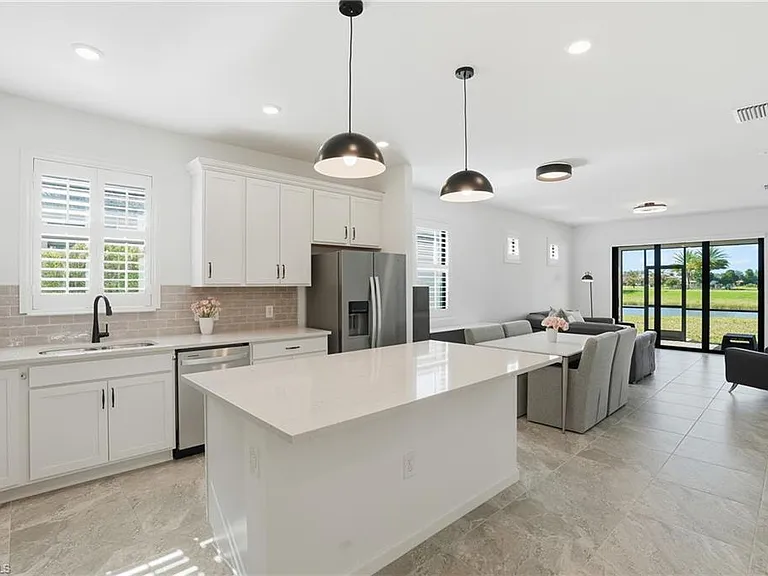 1645 Serena Ave — Photo 1