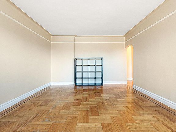 4th image of 76-66 Austin St APT 2M