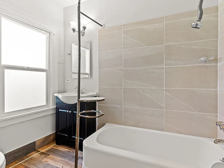 740 Alcatraz Ave #5 — Photo 9