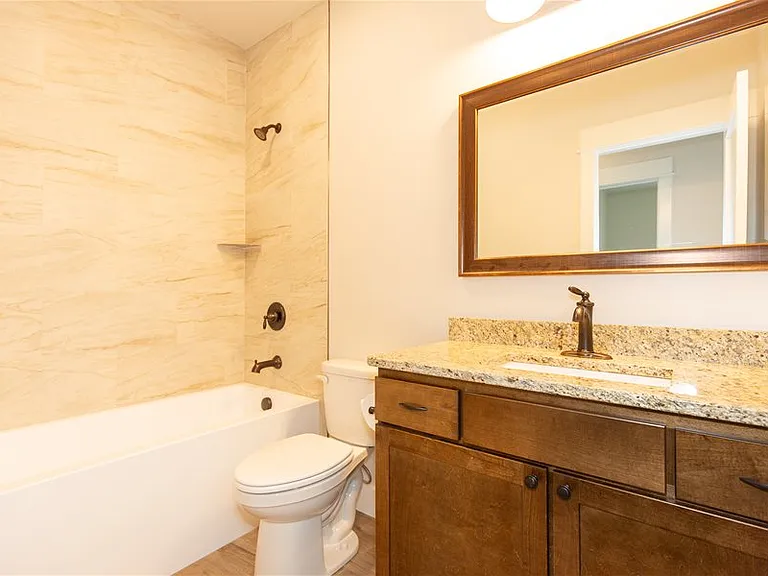1211 W Summit St #A — Photo 16