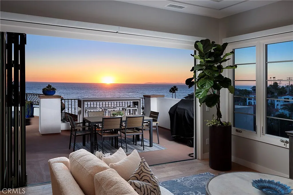 3 bed, 3.5 bath, 2968 sqft, $18,950 — Photo 1