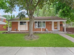 29508 Roan Dr, Warren, MI