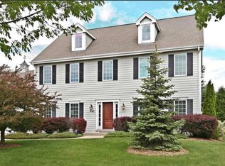 446 Bobolink Ave, Grafton, WI 53024