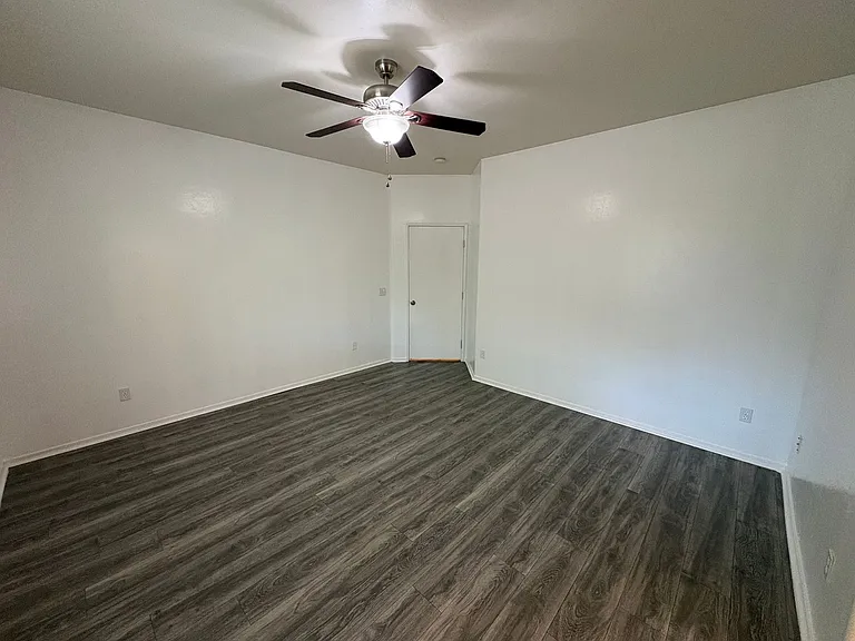 2133 N Denton St — Photo 14