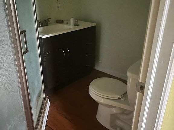 5th image of 388 Shanley St #1