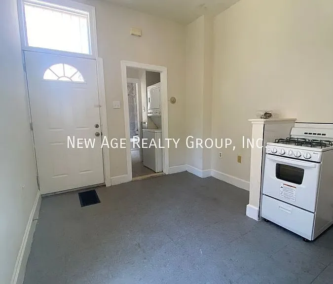 3829 Hamilton St #A-1F — Photo 2