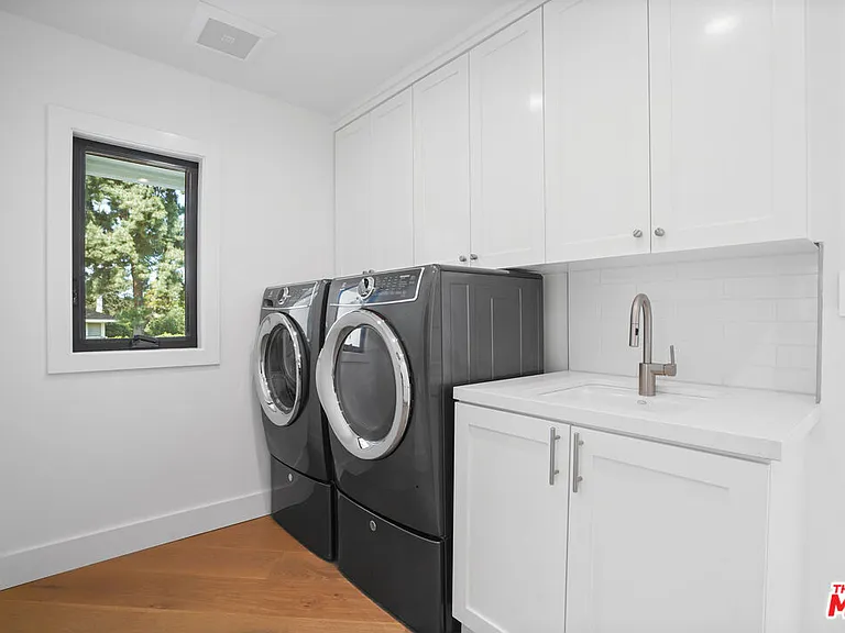 4097 Sapphire Dr — Photo 43