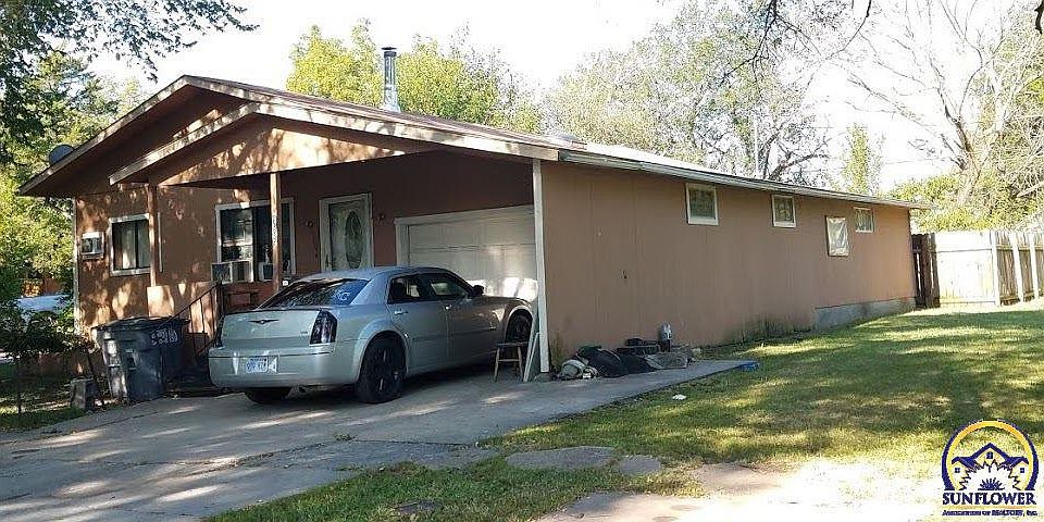 2nd image of 609 Cottonwood St