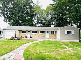 27 Dayton St, Springfield, MA 01118