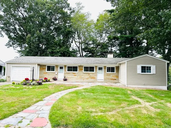 27 Dayton St, Springfield, MA 01118