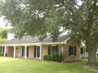 1112 Morningside St, Angleton, TX 77515