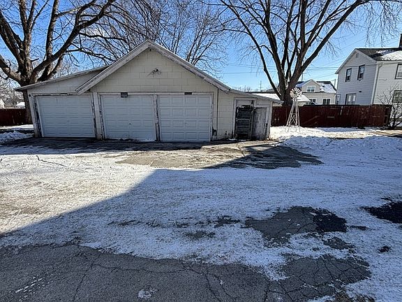 4th image of 844 3rd St #1/2