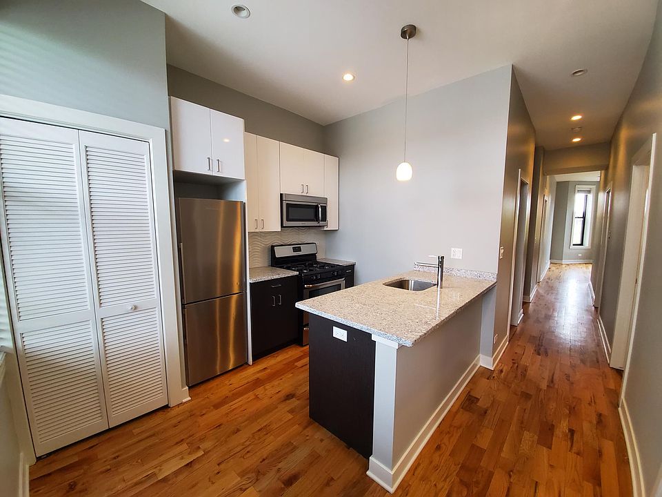 1st image of 755 W Buckingham Pl #3A