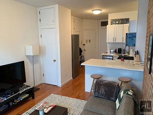 Rented by Highline Residential | media 12