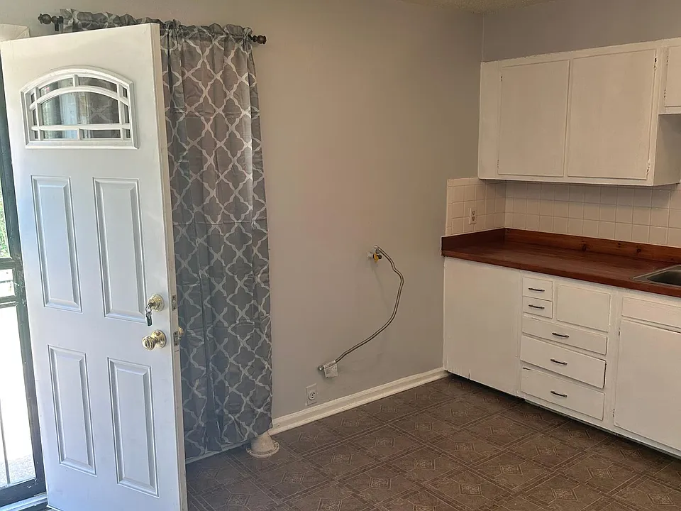 Spacious kitchen