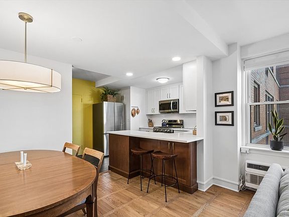5th image of 1585 Ridge Ave APT 406