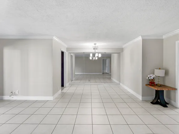 5917 Via Vermilya #206, Lake Worth, FL 33462