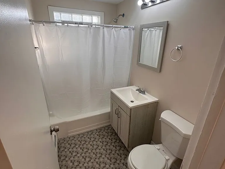 8916 S Justine St — Photo 10