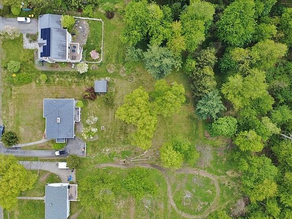 2nd image of 124 Cherrywood Drive