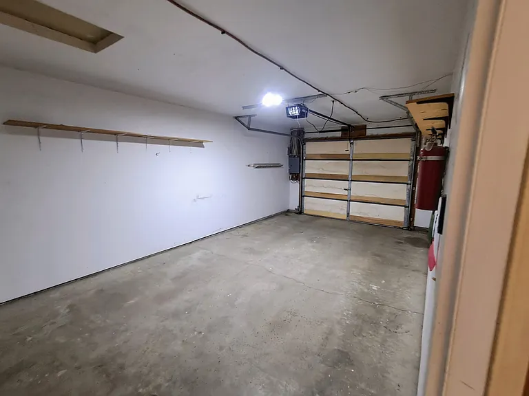 950 N Larson St — Photo 13