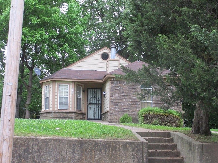 1st image of 1580 Lake Grove St