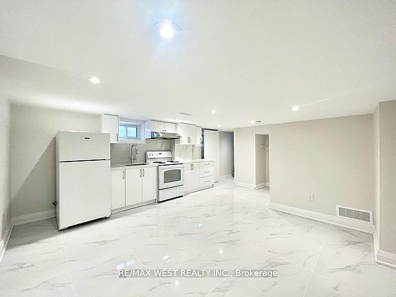 3rd image of 4 Sutherland Ave #Basement