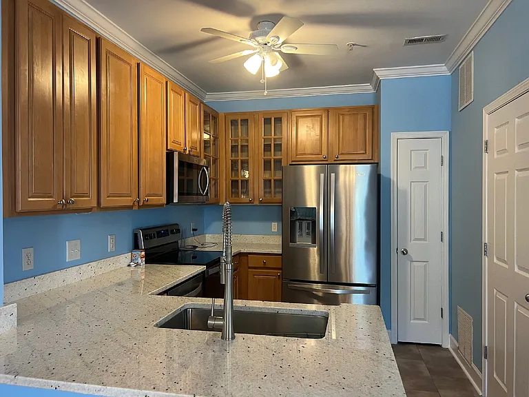 3901 Botsford Ct — Photo 3