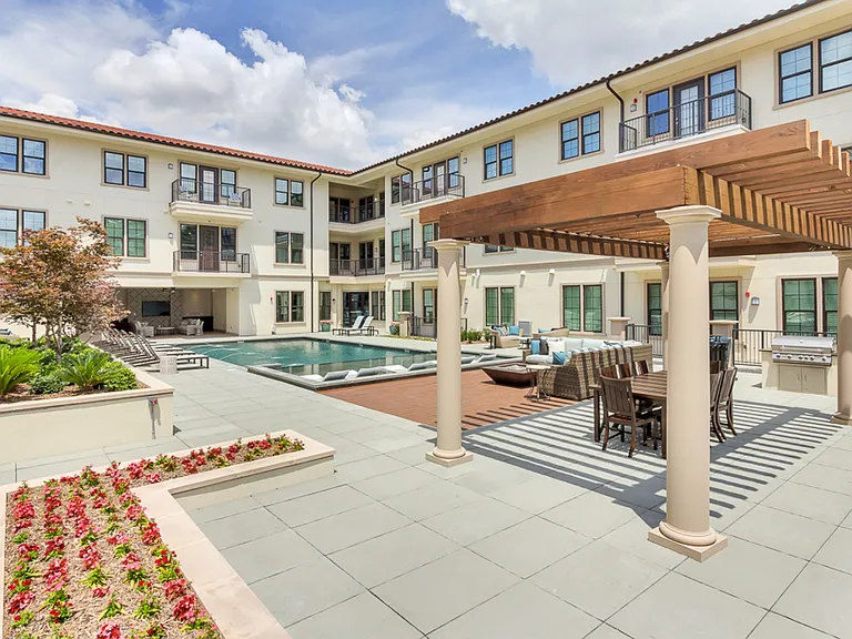The Laurel Preston Hollow — Photo 7