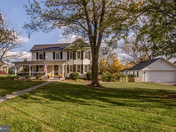 9 S Loudoun St, Lovettsville, VA 20180