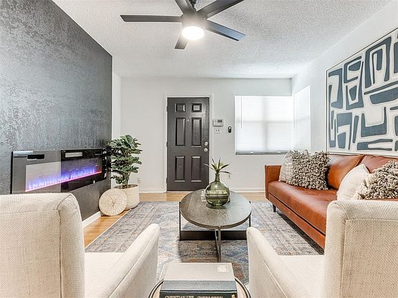 2nd image of 1809 Meyers Pl