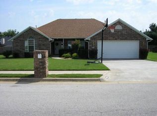 2807 Brookshire St, Springdale, AR 72762