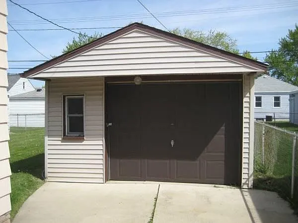 13360 Pullman St — Photo 2