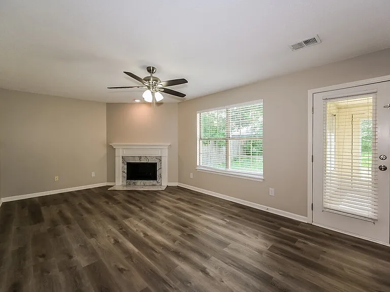 309 Cedar Park Cir — Photo 4