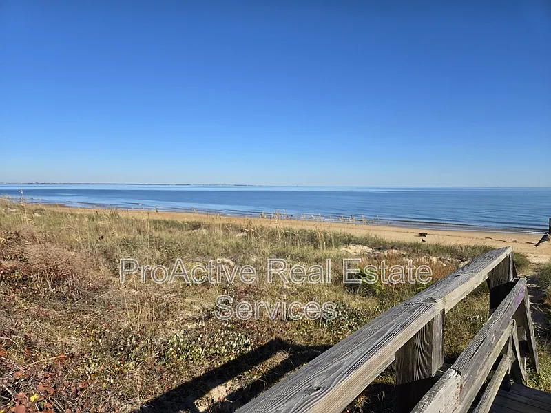 2 bed, 1.0 bath, $1,750 — Photo 2