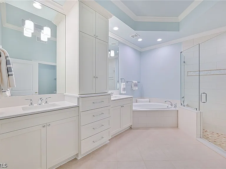 5000 Royal Shores Dr #101 — Photo 23