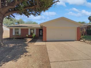 5815 Woodsetter Ln, Arlington, TX 76017