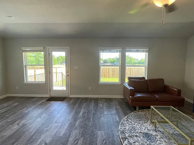 323 Durango Downs Dr — Photo 9