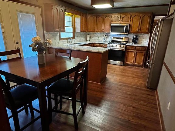 4th image of 211 Avenue B